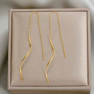 ✨Elegant Drop Wavy Earrings (Hypoallergenic)